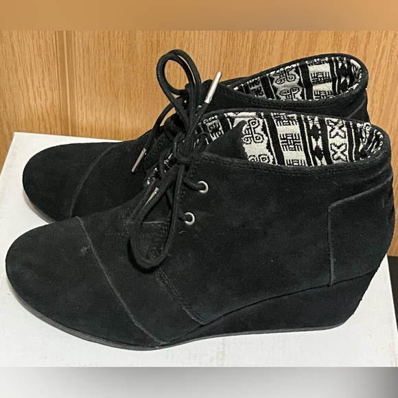 Toms Women's Black Suede Desert Wedges - Picture 9 of 12